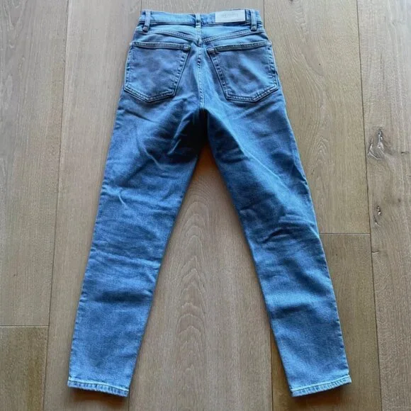 Say hello to your new favorite jeans! Re/Done 90s High Rise Ankle Crop, NWOT, 24